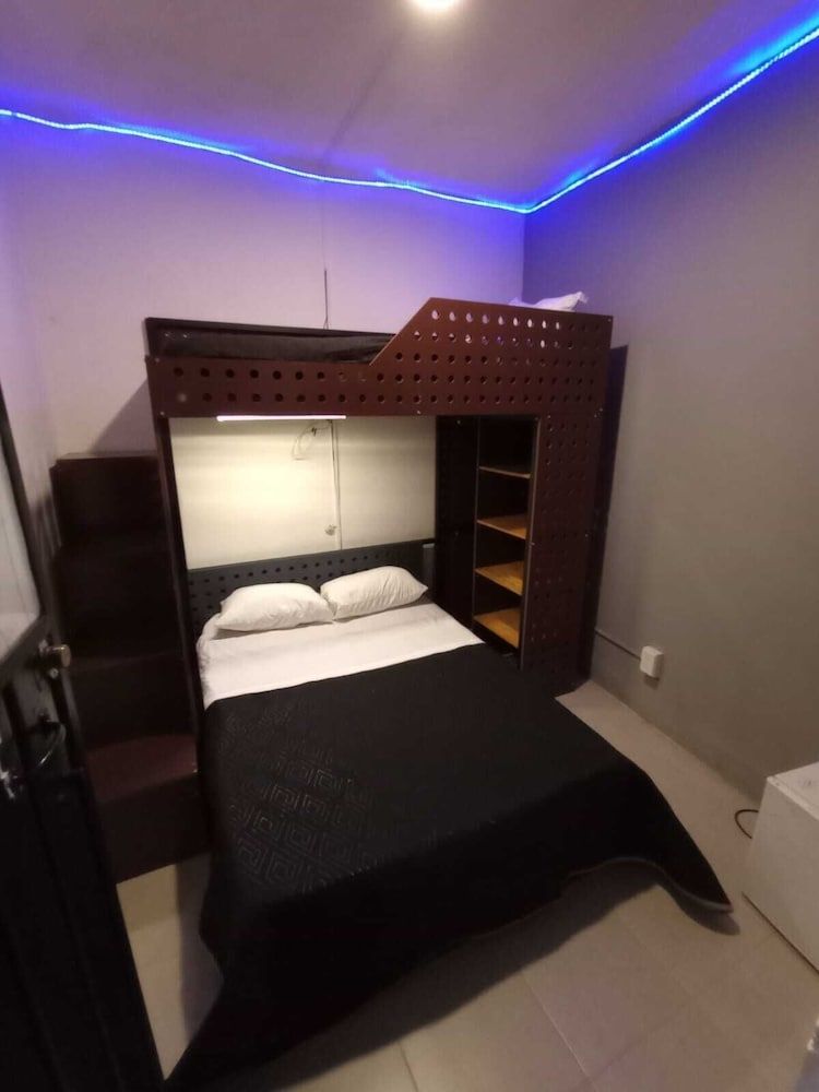 undefined Roomies Hostel Parque Mexico 3