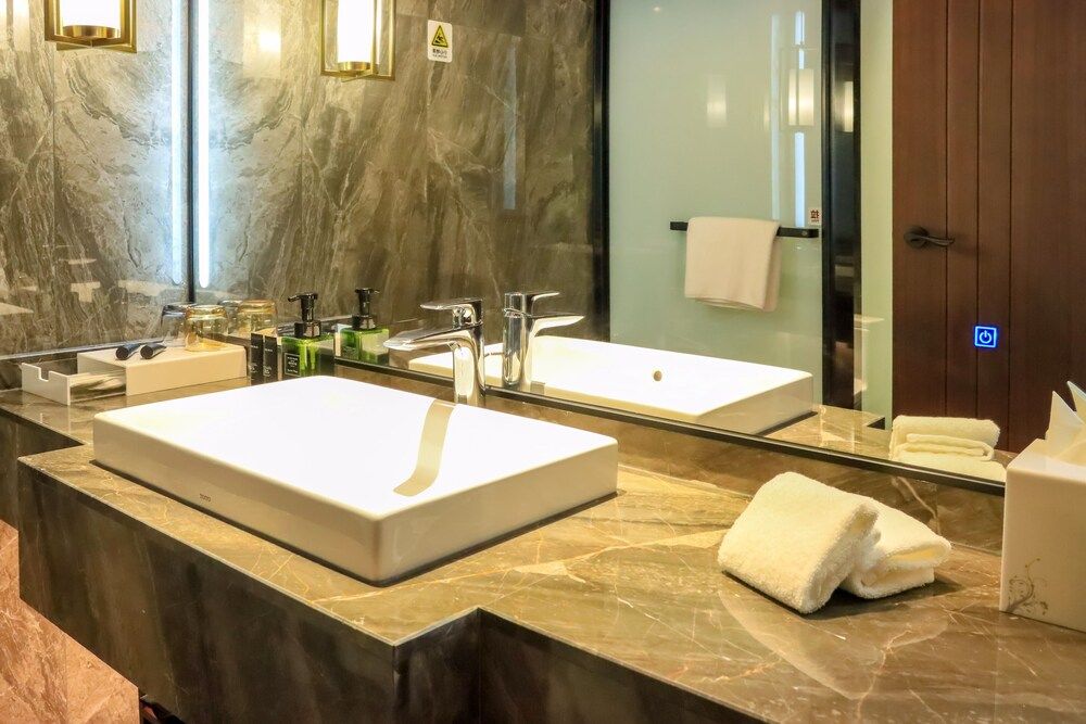 YUN-RAY PHOENIX HOTEL Superior Double Room 5