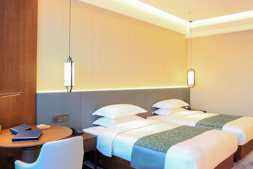 YUN-RAY PHOENIX HOTEL Executive Double Room