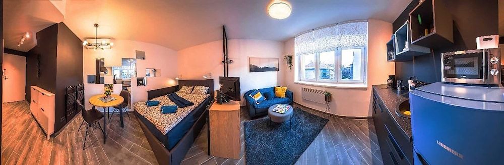 undefined Black 49 10