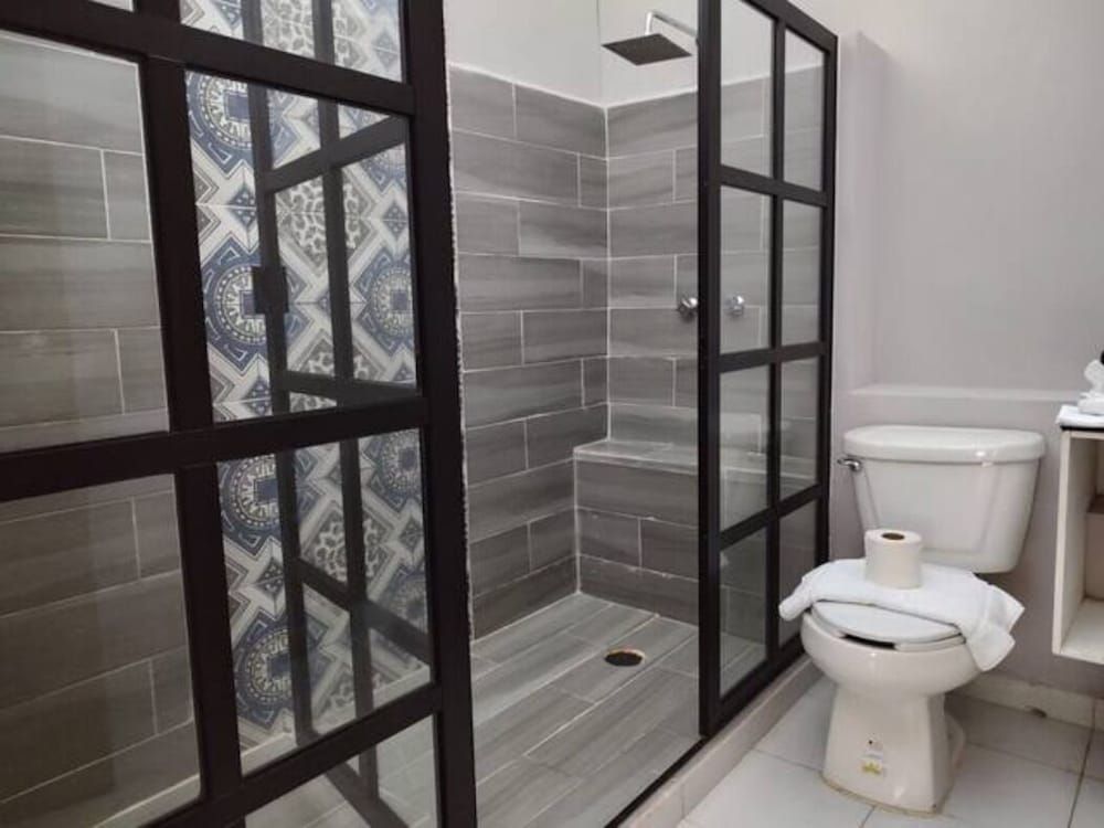 Cozy studio across from the Ocean E12