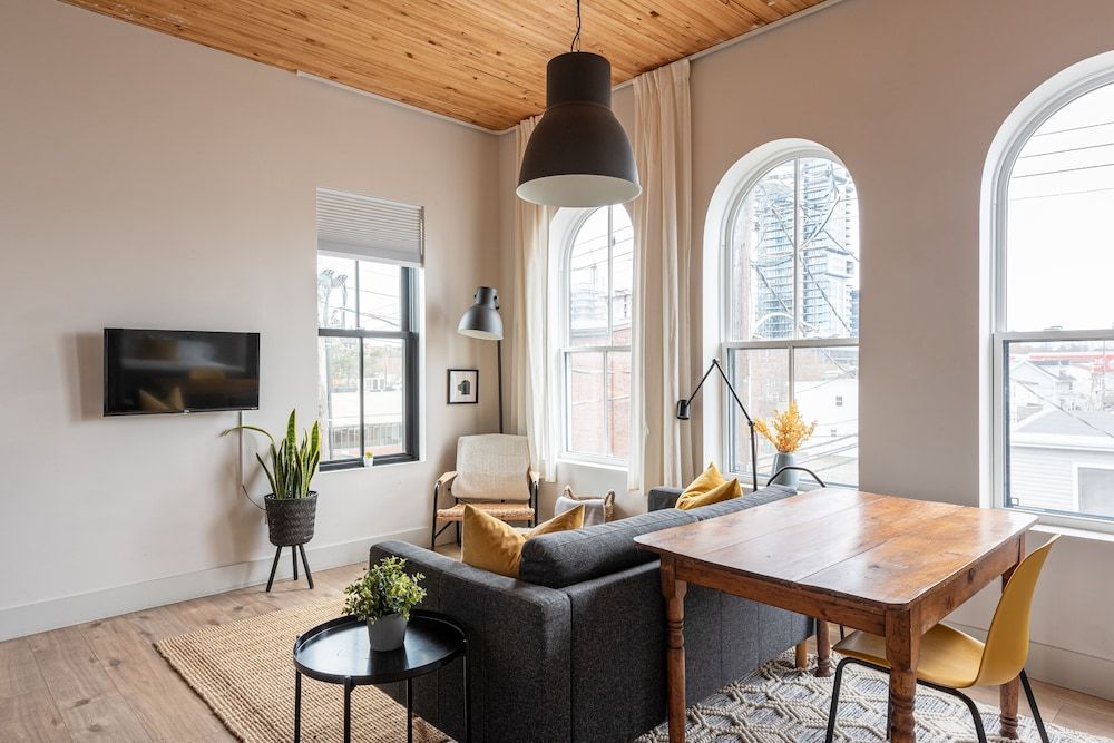 Brewery Park Hotel Queen Suite 301 9