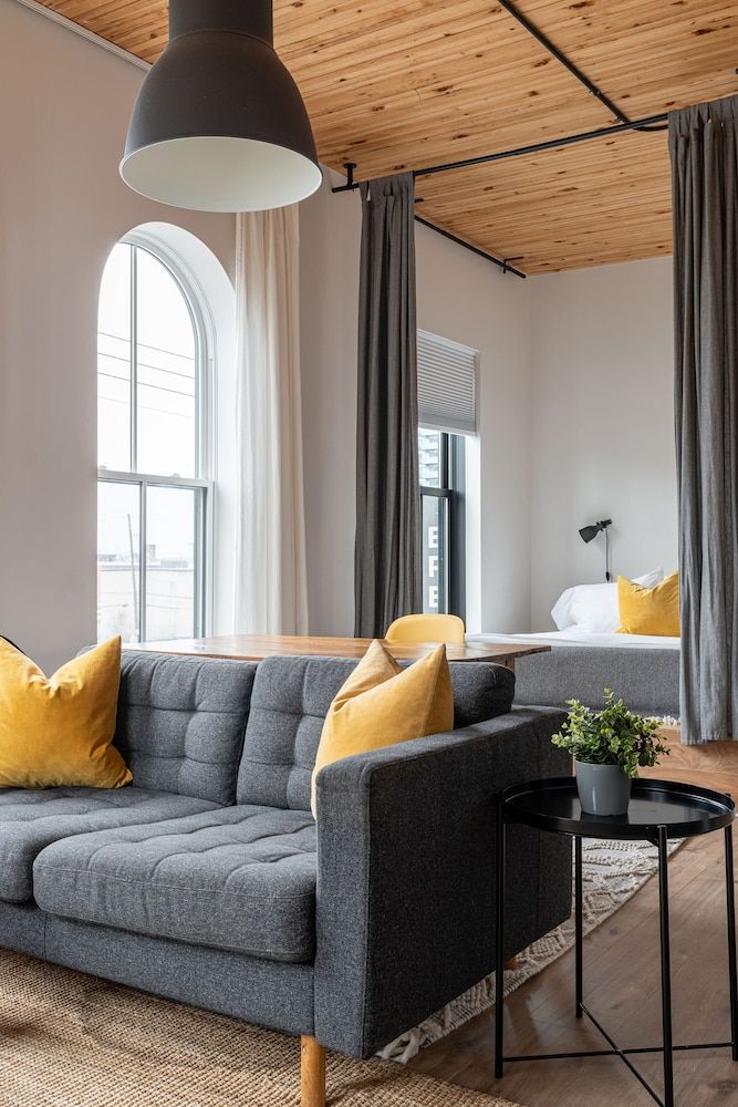 Brewery Park Hotel Queen Suite 301 5