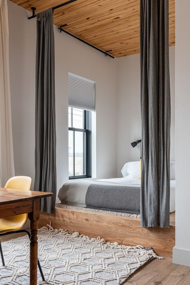 Brewery Park Hotel Queen Suite 301 8