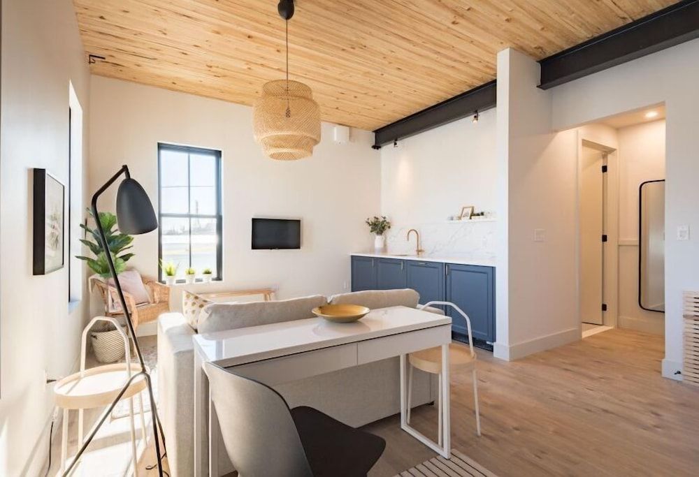 Brewery Park Hotel Queen Suite 302 13