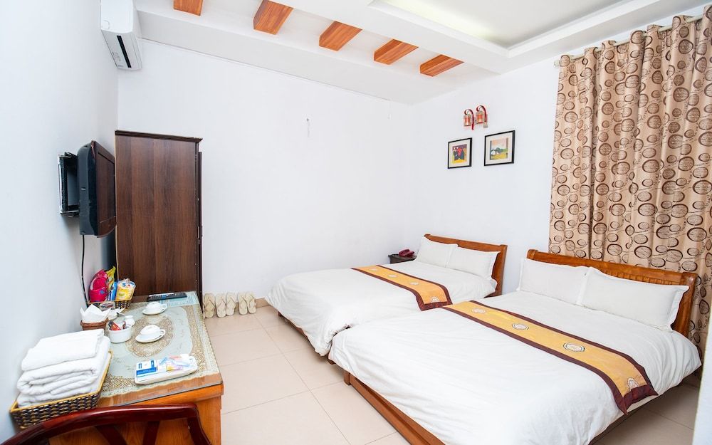 undefined Khach san Phuong Dong