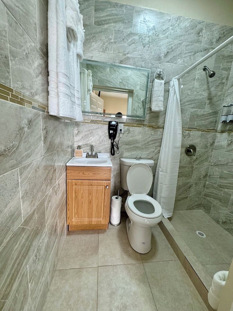 Le Bleu Bed and Breakfast Deluxe Double Room 4