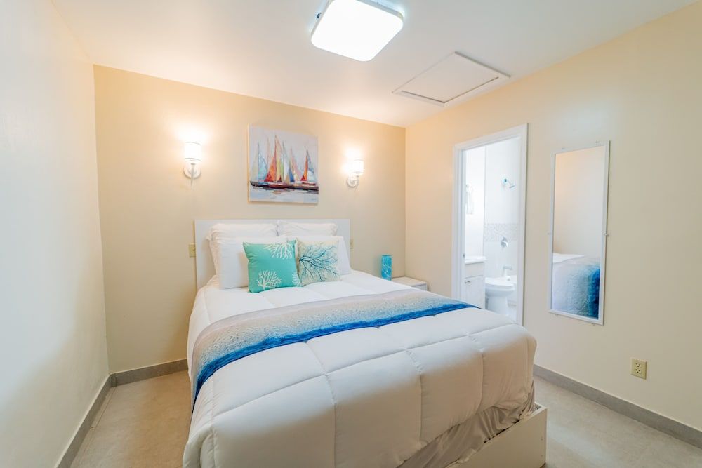 Le Bleu Bed and Breakfast Deluxe Studio Suite