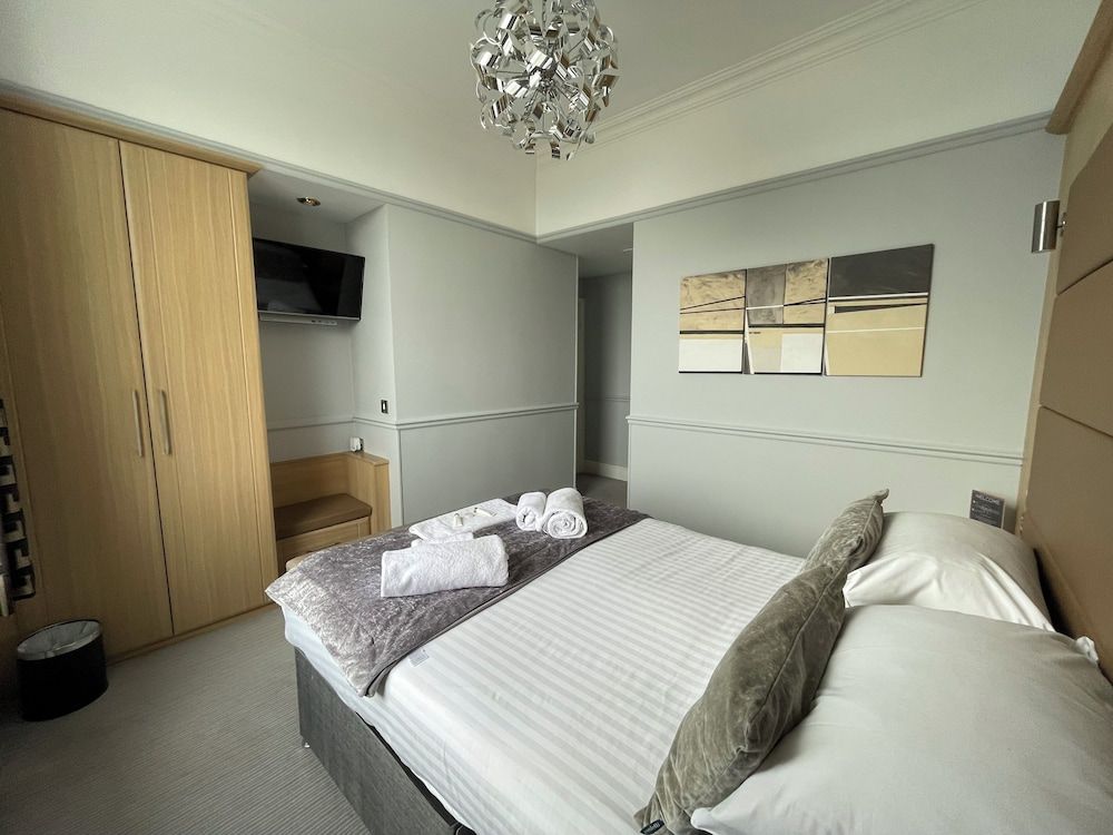 The Wildings Standard Double Room, Sea View 3