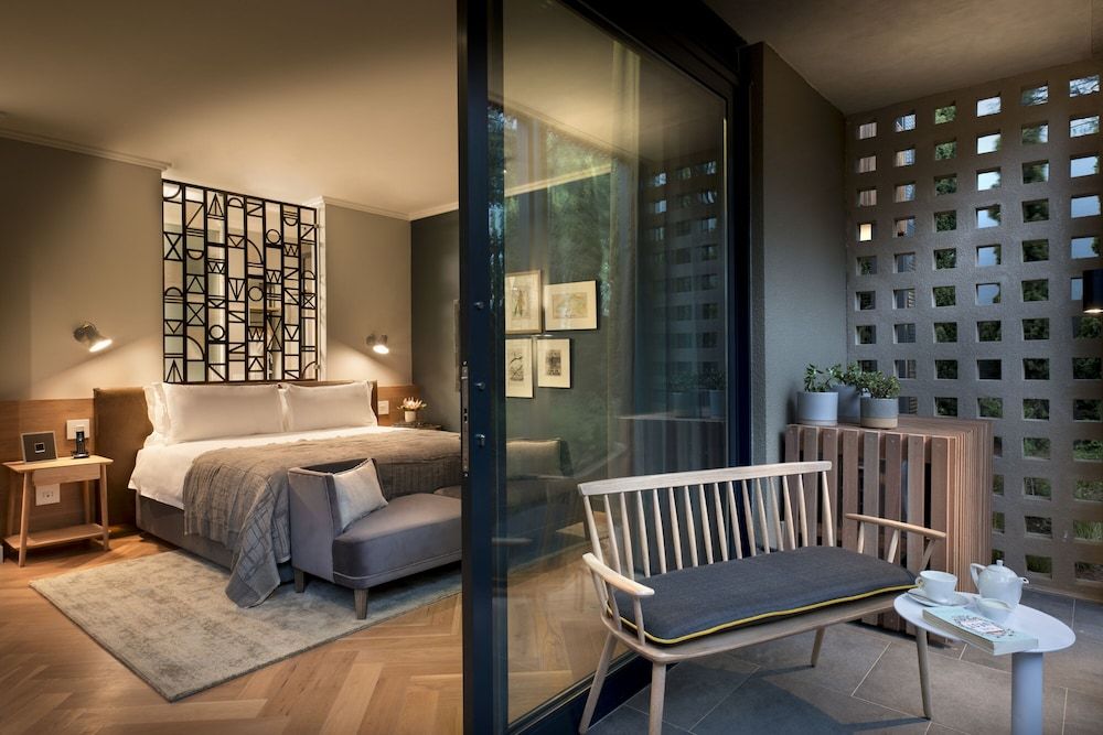 The Peech Hotel Luxury Room 4