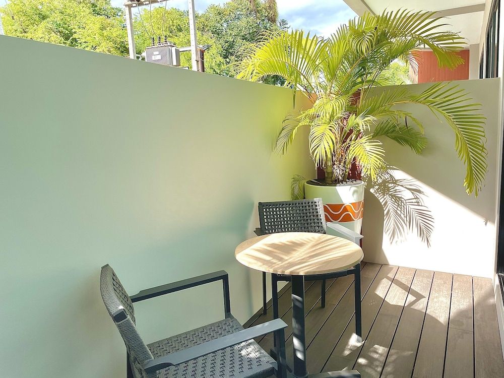 The Poem Hotel Standard Twin Room 2