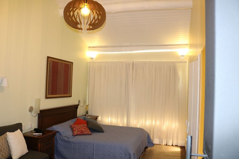 Romantic Suite, Garden View
