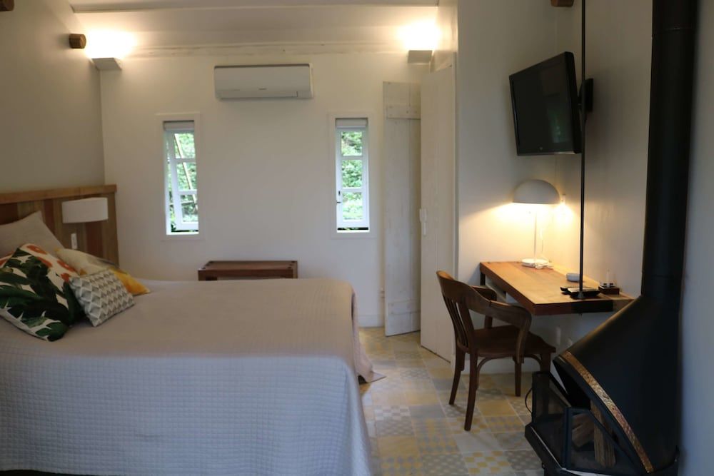 Deluxe Suite, Lake View