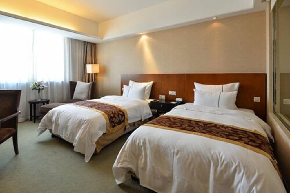 ZTE Hotel Shanghai Deluxe Double Room 3