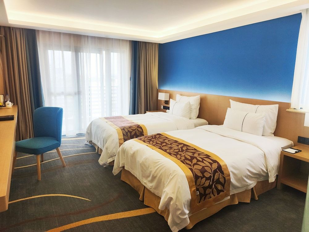 ZTE Hotel Shanghai Deluxe Double Room 2