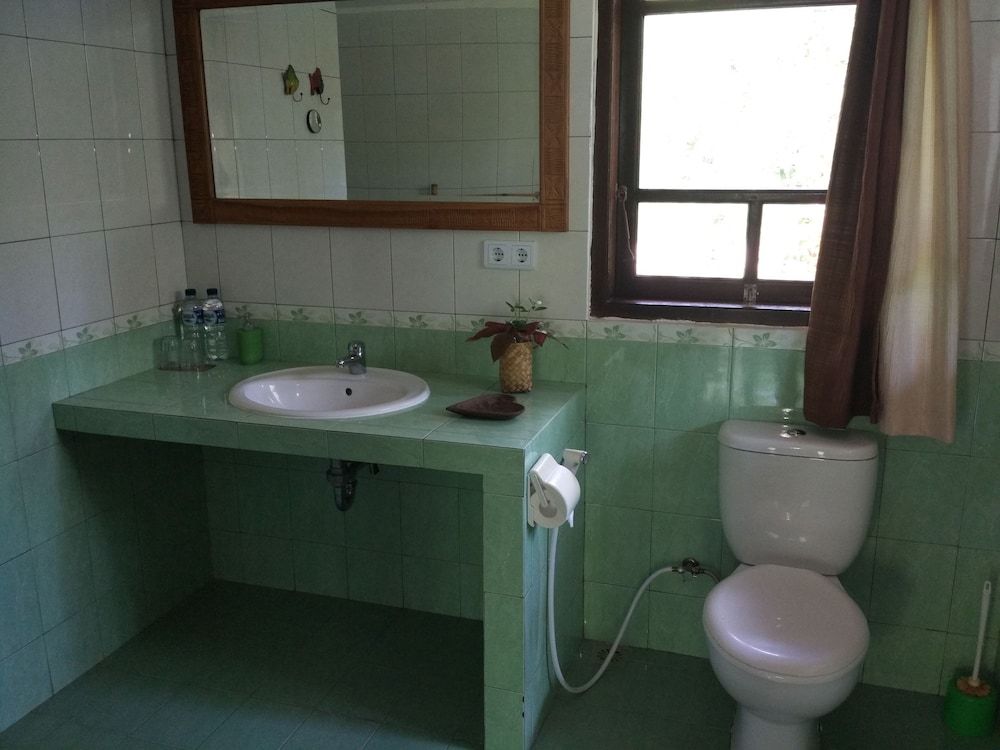 Budi Sun Resort Deluxe Double Room, 3 Bedrooms 4