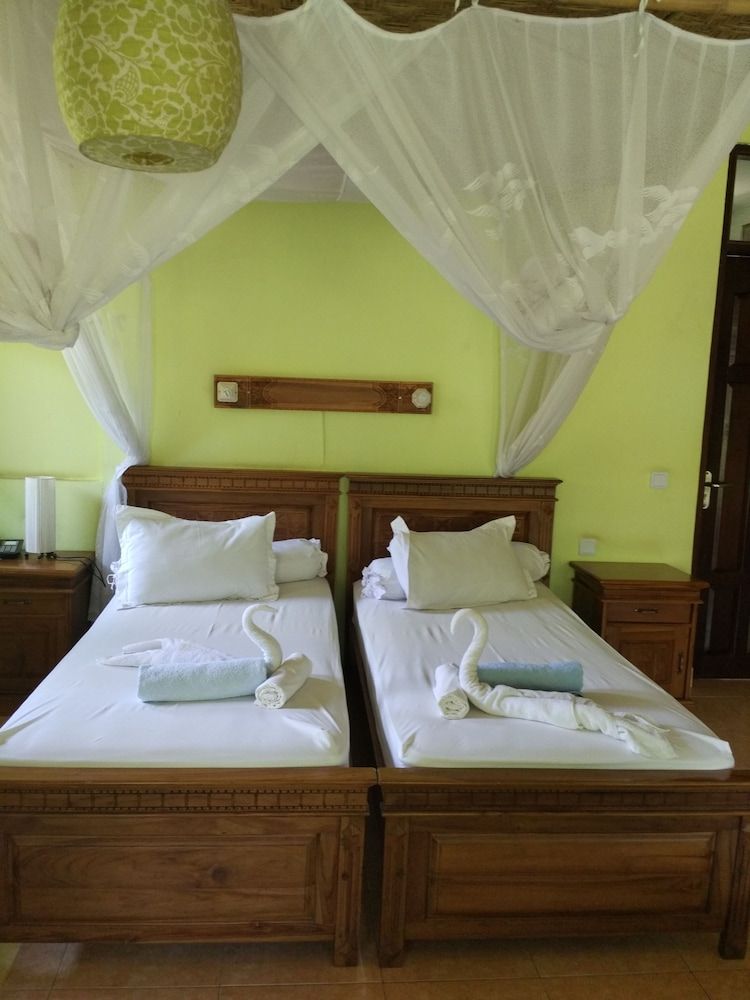 Budi Sun Resort Deluxe Double Room, 3 Bedrooms 2