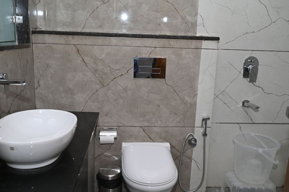 Hotel Vasdaa Grand Deluxe Double Room 11