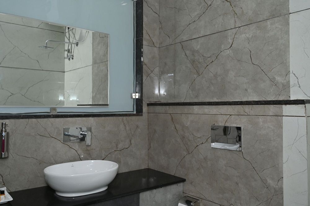 Hotel Vasdaa Grand Deluxe Double Room 12