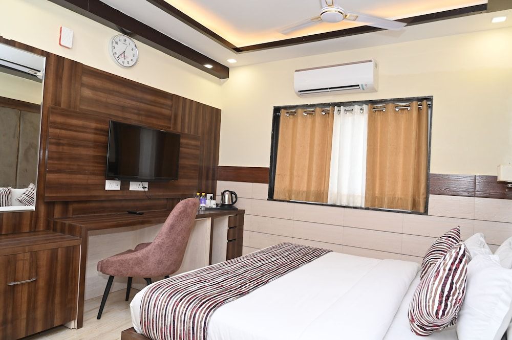 Hotel Vasdaa Grand Deluxe Double Room 2