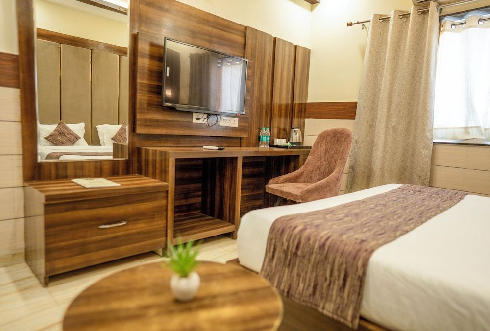 Hotel Vasdaa Grand Deluxe Double Room 16