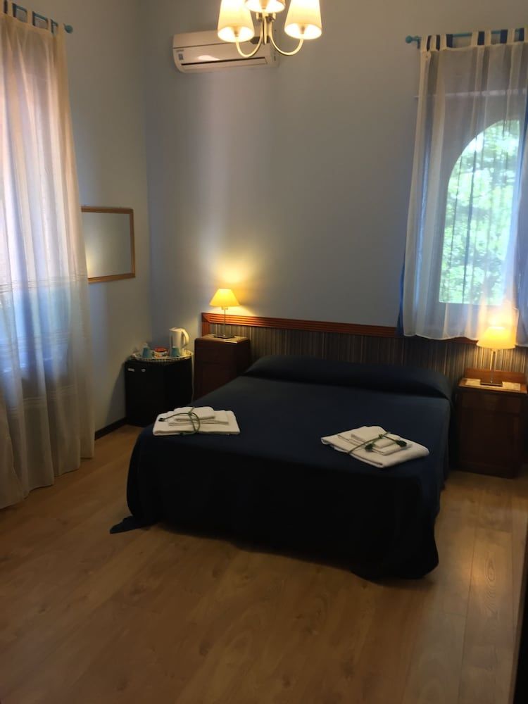 B&B Domus Verdiana Classic Double Room 2