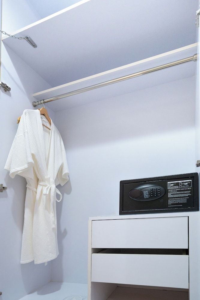 Oriole Residence Basic Single Room 4