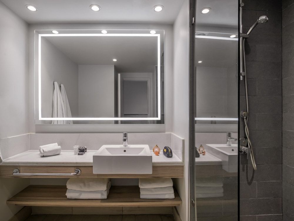 Pullman Santiago Vitacura Superior Room, 2 Queen Beds 5