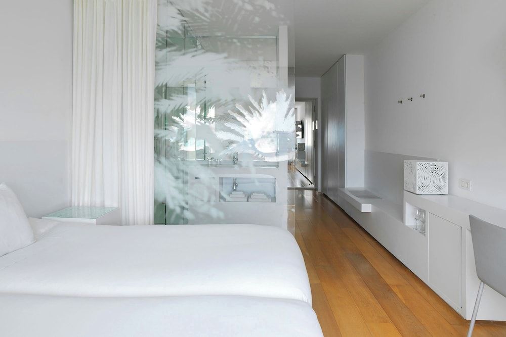 Deluxe Room, 2 Twin Beds (City View)