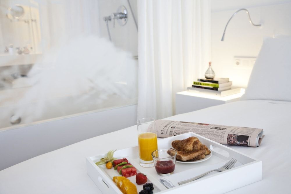 Premium Room, 1 King Bed with Sofa bed (City View)