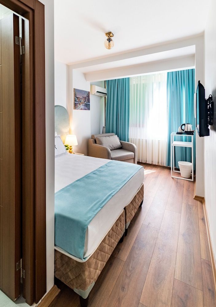 Hotel Vera Standard Triple Room 3