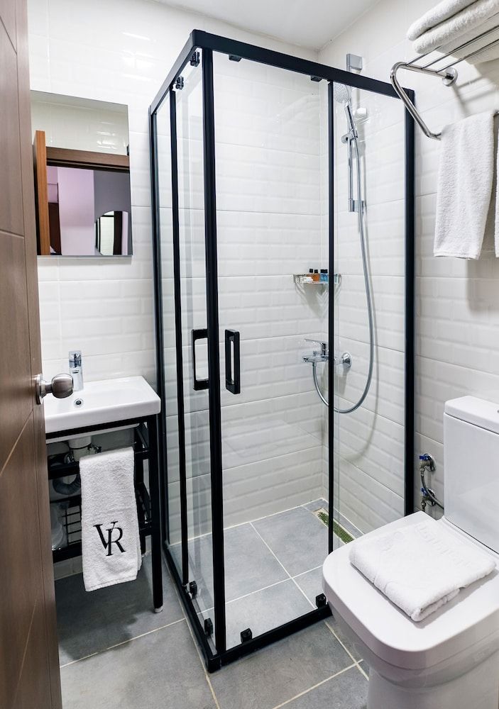 Hotel Vera Standard Triple Room 13