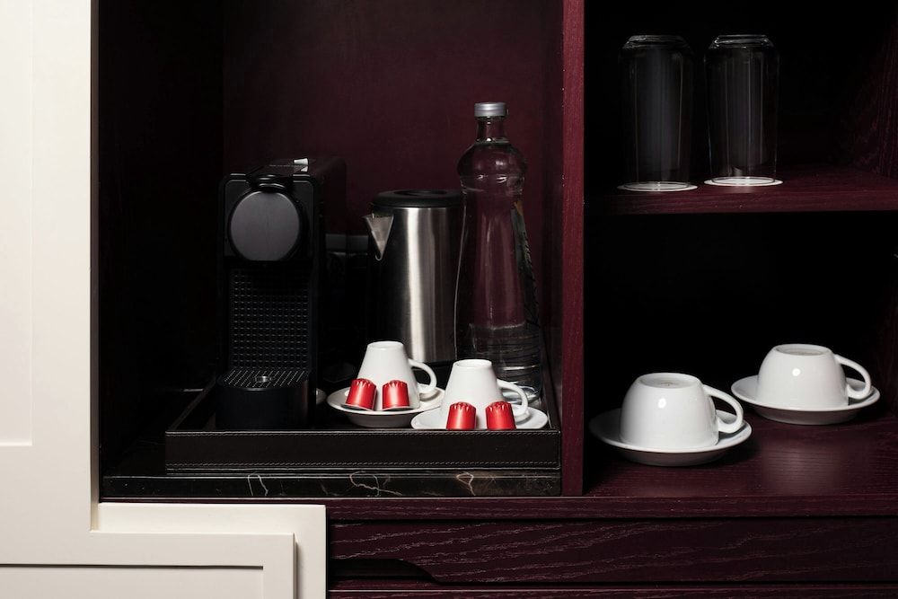 Adahan DeCamondo Pera, Autograph Collection Standard Room, 1 Queen Bed, Non Smoking (No View) 5