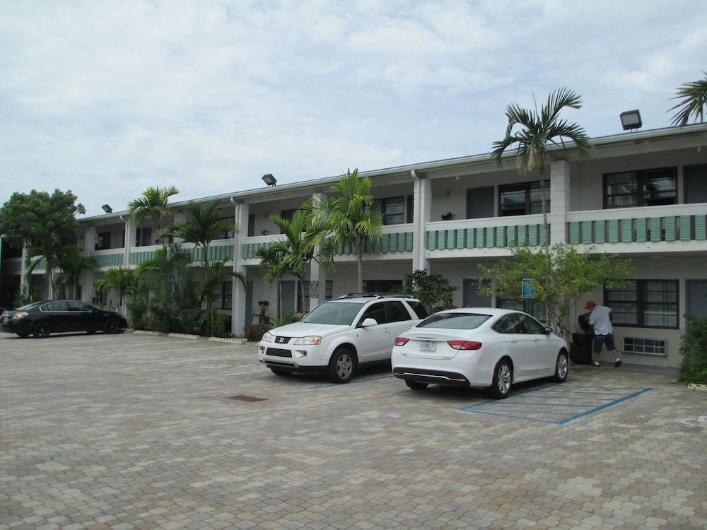 undefined Shalimar Motel 5