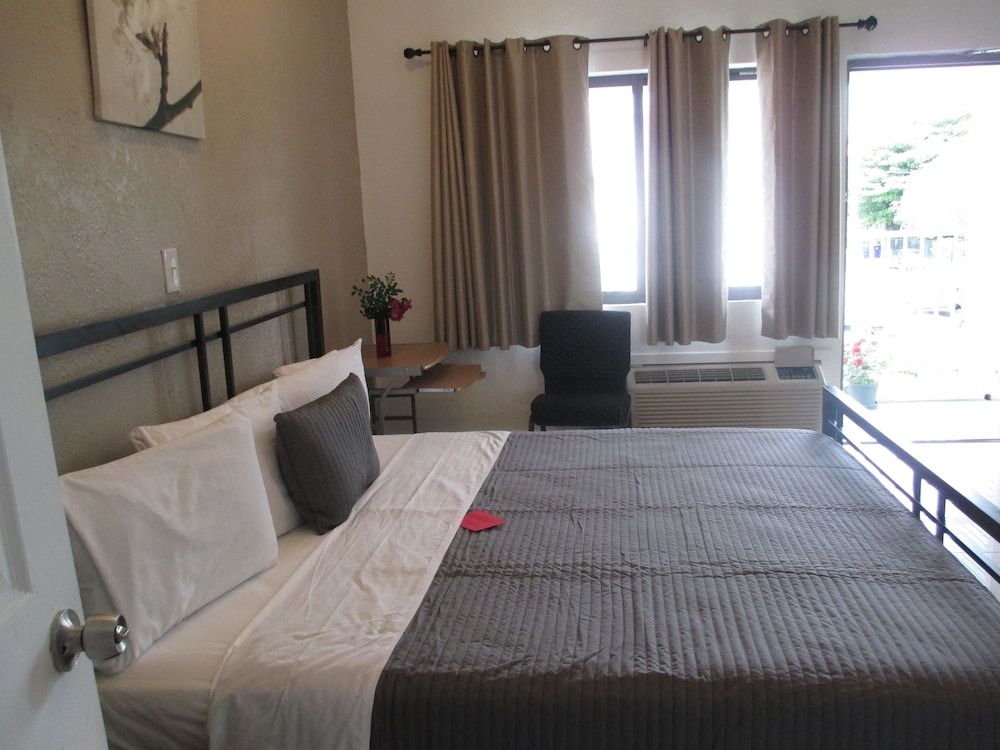 undefined Shalimar Motel 2