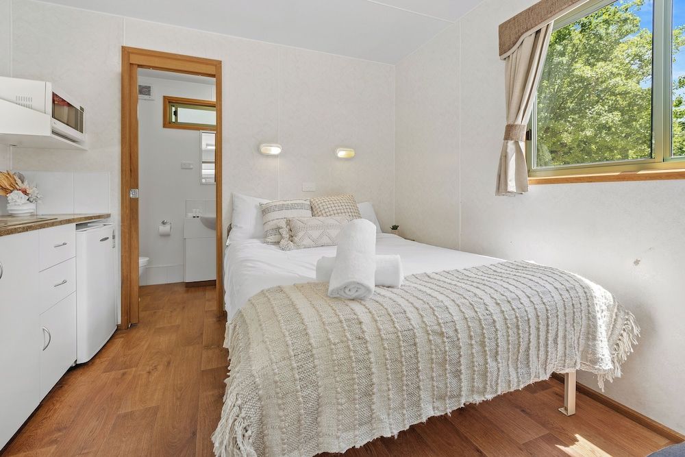 Budget Ensuite Studio - Pet Friendly