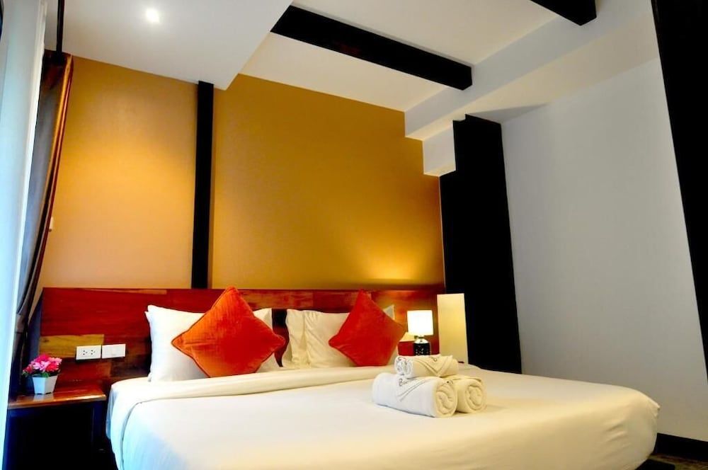 undefined The Eight Ratvithi House 3