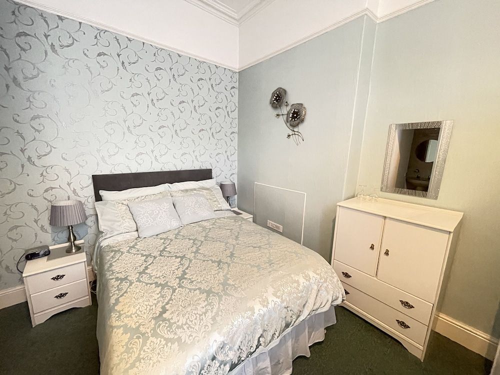 Comfort Double Room, Ensuite, Mountain View (Small )