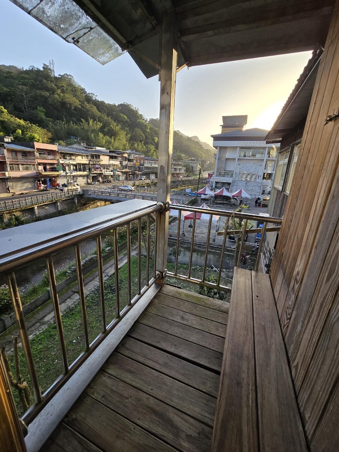 Deluxe River View Twin Room