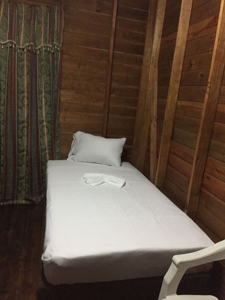 Matus Guest House Basic Double or Twin Room 3