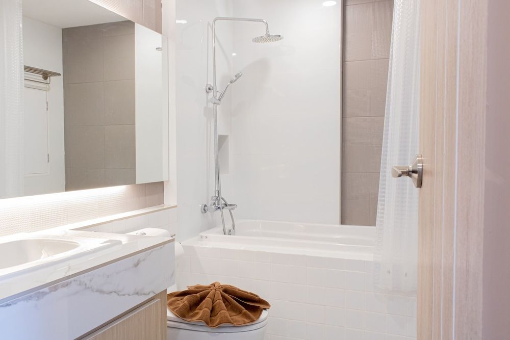 ONE Hotel Deluxe Double Room 6