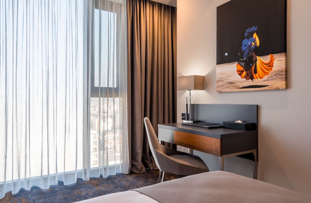 Onyx Hotel Classic Double Room, 1 Queen Bed, City View 4