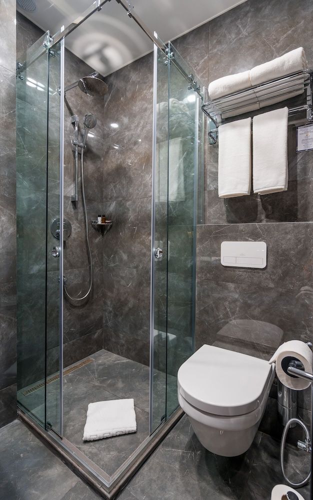 Onyx Hotel Classic Double Room, 1 Queen Bed, City View 7