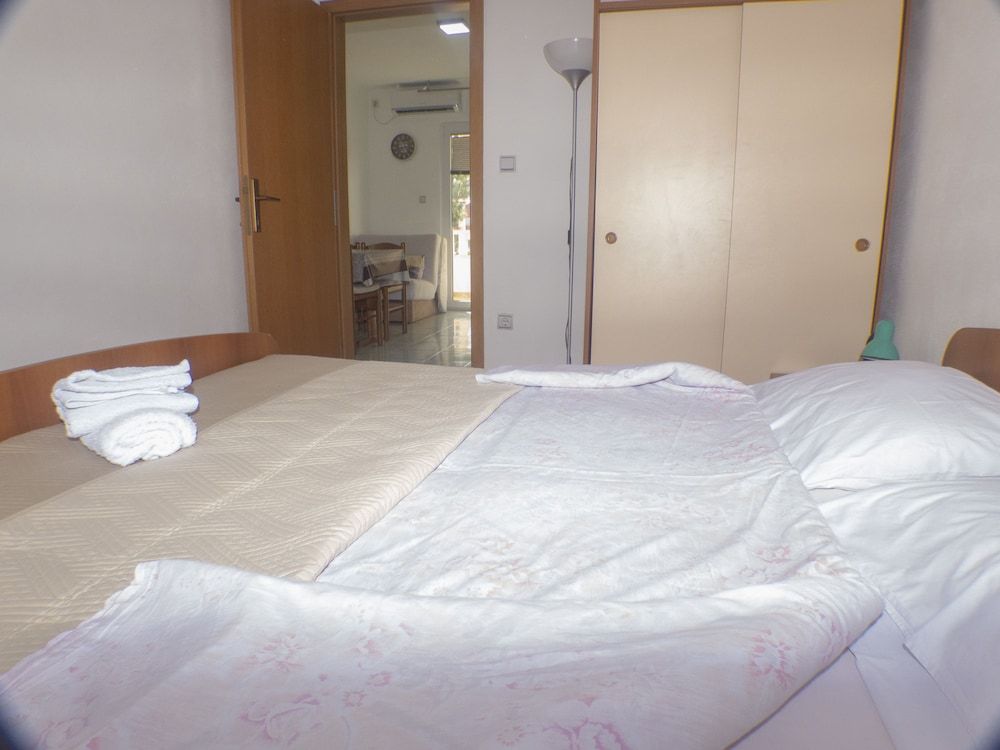 Apartments Plaza Apartment, 2 Bedrooms, Balcony (A4) 4