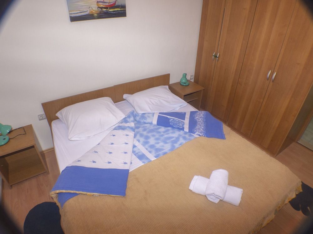 Apartments Plaza Apartment, 2 Bedrooms, Balcony (A4) 6