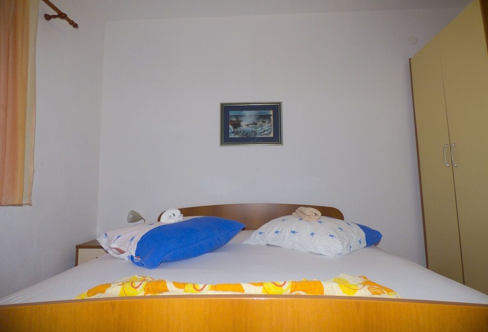 Apartments Plaza Apartment, 1 Bedroom, Terrace (A1) 2