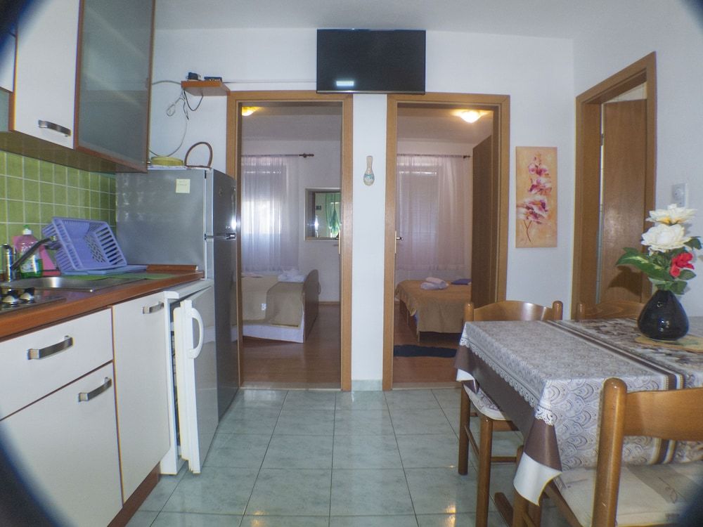 Apartments Plaza Apartment, 2 Bedrooms, Balcony (A4) 10