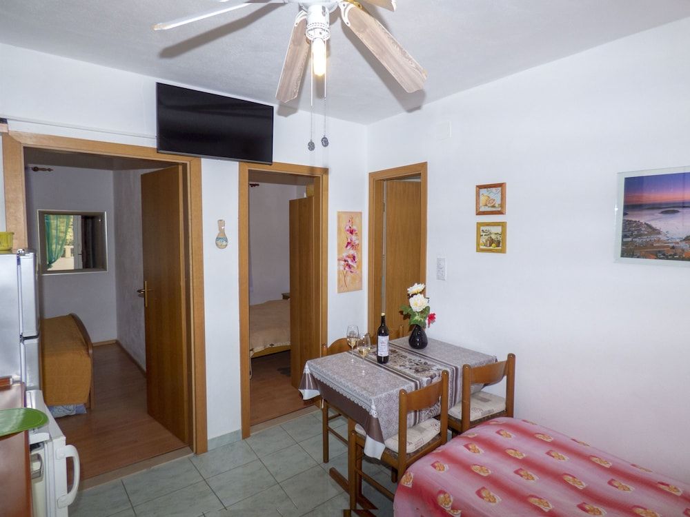 Apartments Plaza Apartment, 2 Bedrooms, Balcony (A4) 9