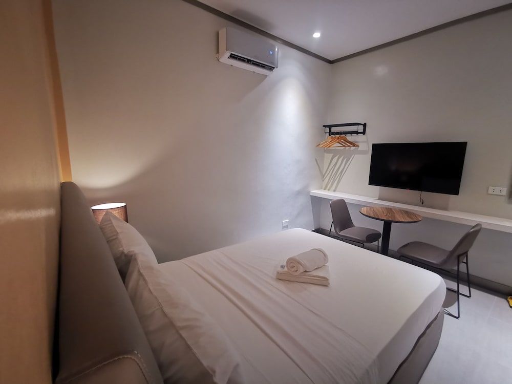 Yes Hotel Cabuyao Laguna Superior Double Room, 1 Double Bed 3