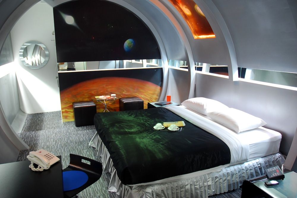 undefined The Adventure Hotel 6